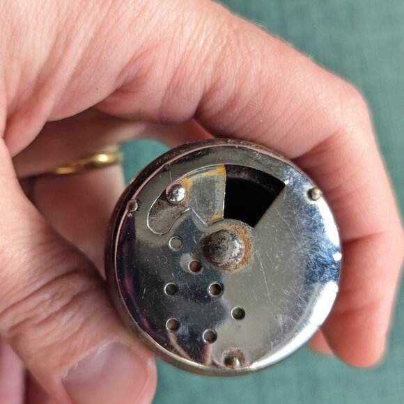 Vintage wood novelty bottle opener and pepper shaker - Picture 6 of 9